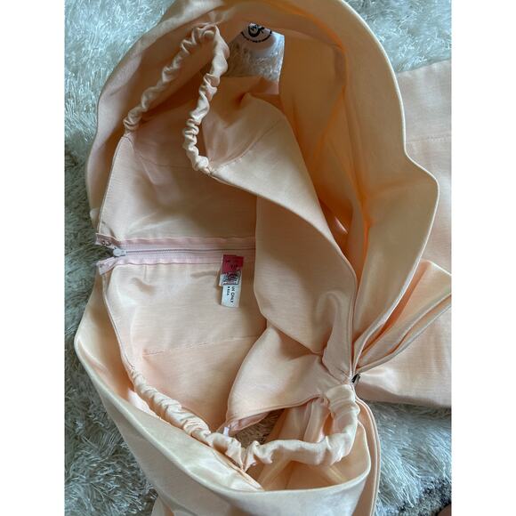 Vintage 1950s Peach Taffeta Off-Shoulder Drop-Waist Gown Rhinestone Bow Size 6 - Picture 13 of 14